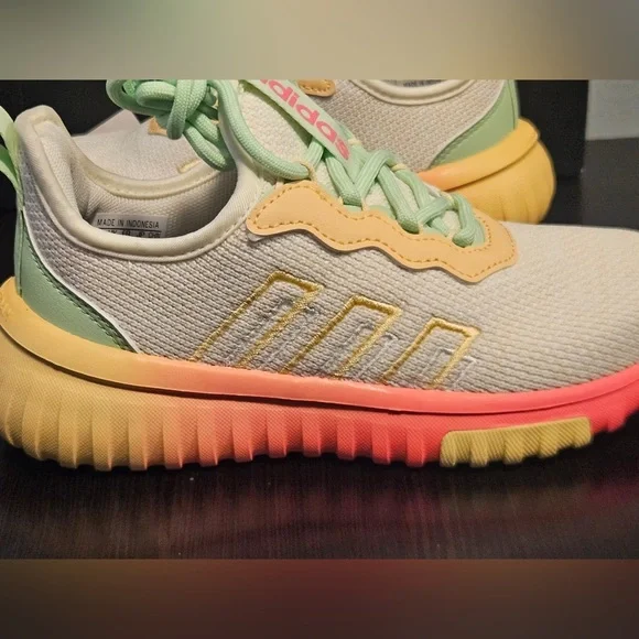 Adidas Kids Kaptir Flow 2.0 Shoes in Cream and Pink size 13K - Picture 5 of 10
